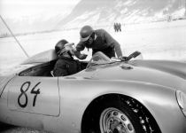 Porsche beim Eisrennen in Zell